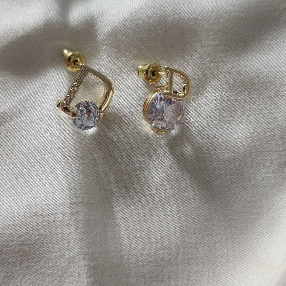 Earings - Picture 1 of 3